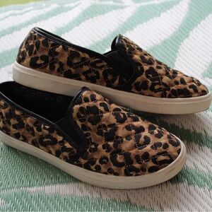 Time & Tru Womens 8.5 Cheetah Slip Ons.